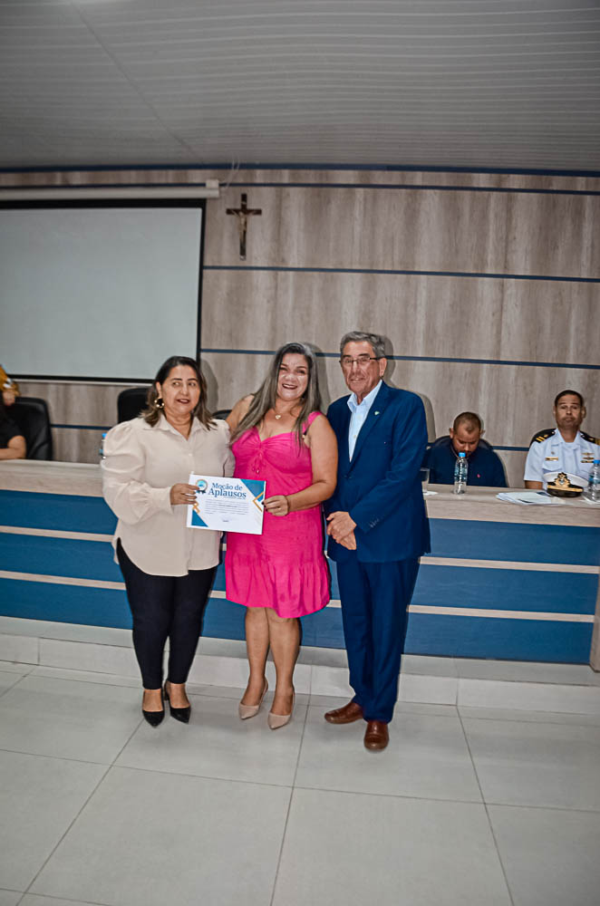 Noite de Homenagem: Prefeito Nelson Cintra Ribeiro recebe homenagem do Poder Legislativo