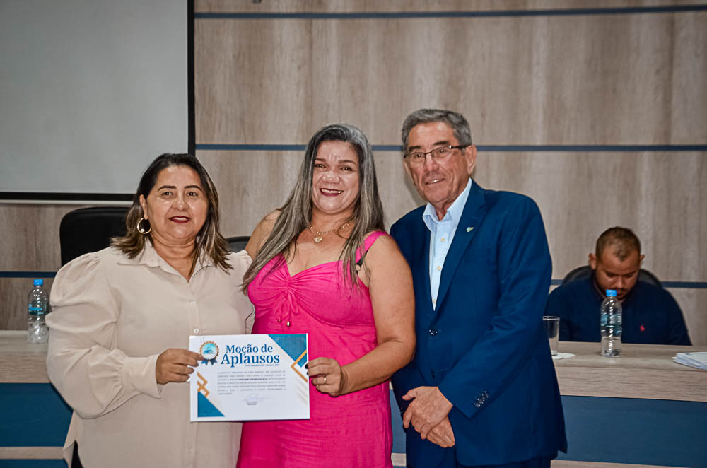 Noite de Homenagem: Prefeito Nelson Cintra Ribeiro recebe homenagem do Poder Legislativo