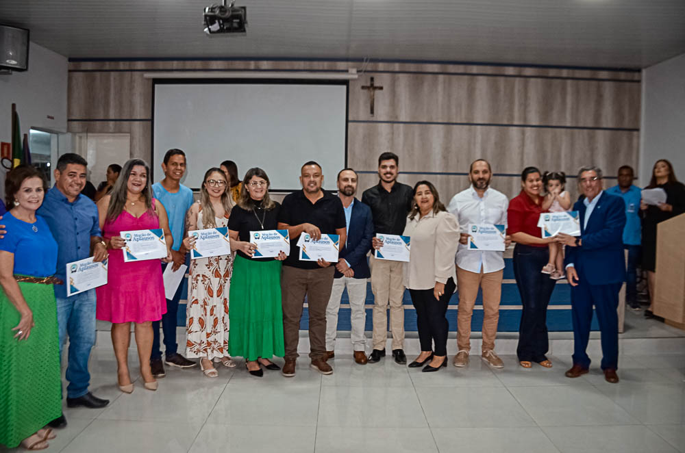 Noite de Homenagem: Prefeito Nelson Cintra Ribeiro recebe homenagem do Poder Legislativo