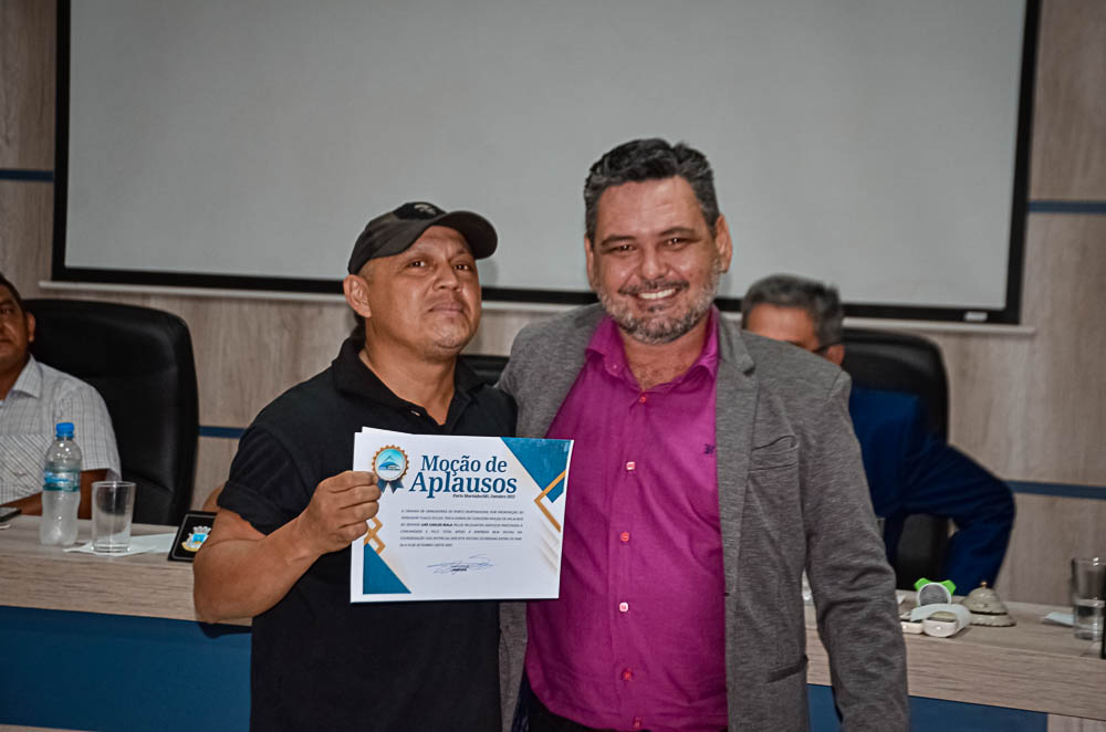 Noite de Homenagem: Prefeito Nelson Cintra Ribeiro recebe homenagem do Poder Legislativo