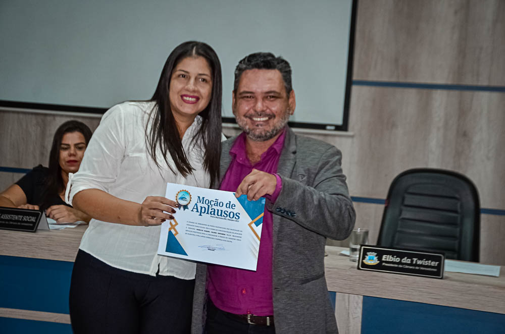 Noite de Homenagem: Prefeito Nelson Cintra Ribeiro recebe homenagem do Poder Legislativo