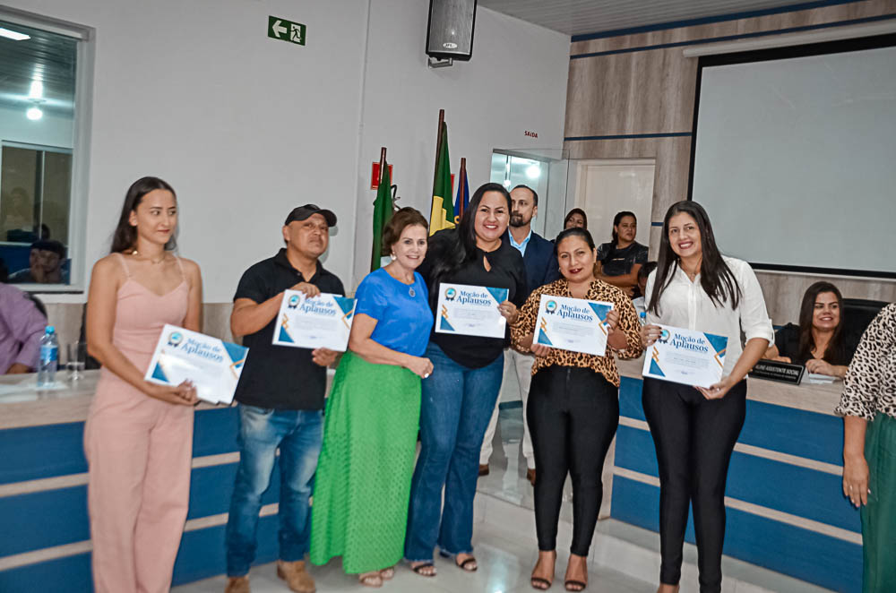 Noite de Homenagem: Prefeito Nelson Cintra Ribeiro recebe homenagem do Poder Legislativo