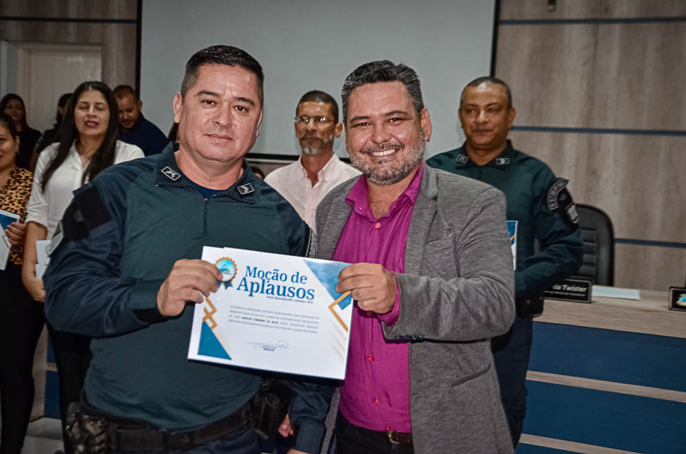 Noite de Homenagem: Prefeito Nelson Cintra Ribeiro recebe homenagem do Poder Legislativo