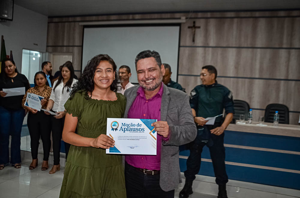 Noite de Homenagem: Prefeito Nelson Cintra Ribeiro recebe homenagem do Poder Legislativo