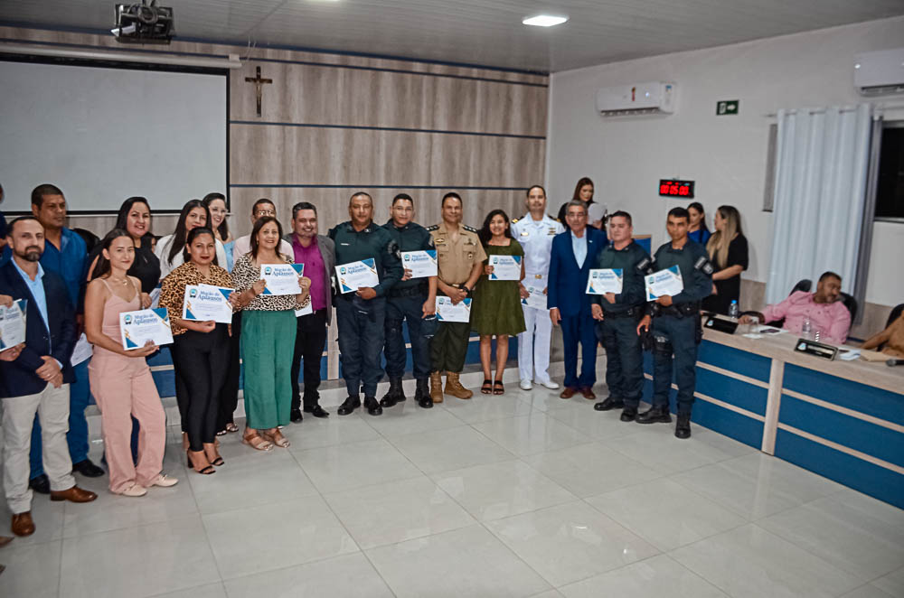 Noite de Homenagem: Prefeito Nelson Cintra Ribeiro recebe homenagem do Poder Legislativo