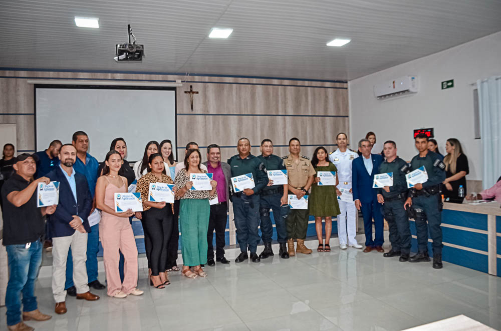 Noite de Homenagem: Prefeito Nelson Cintra Ribeiro recebe homenagem do Poder Legislativo