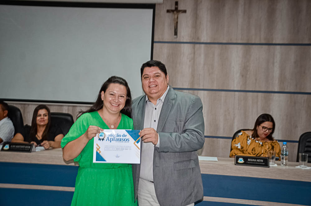 Noite de Homenagem: Prefeito Nelson Cintra Ribeiro recebe homenagem do Poder Legislativo