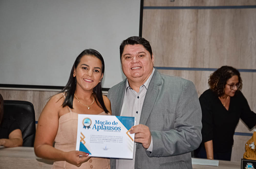 Noite de Homenagem: Prefeito Nelson Cintra Ribeiro recebe homenagem do Poder Legislativo