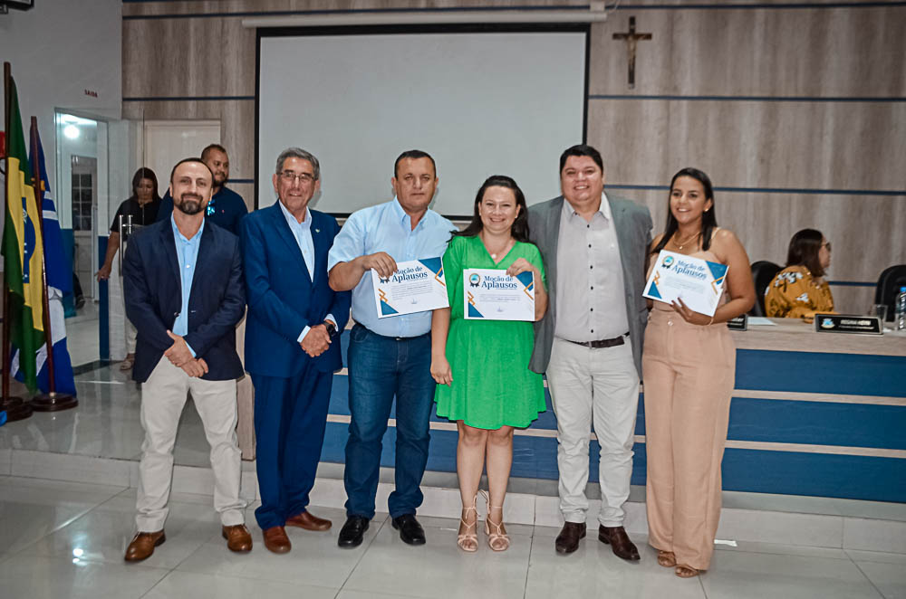 Noite de Homenagem: Prefeito Nelson Cintra Ribeiro recebe homenagem do Poder Legislativo