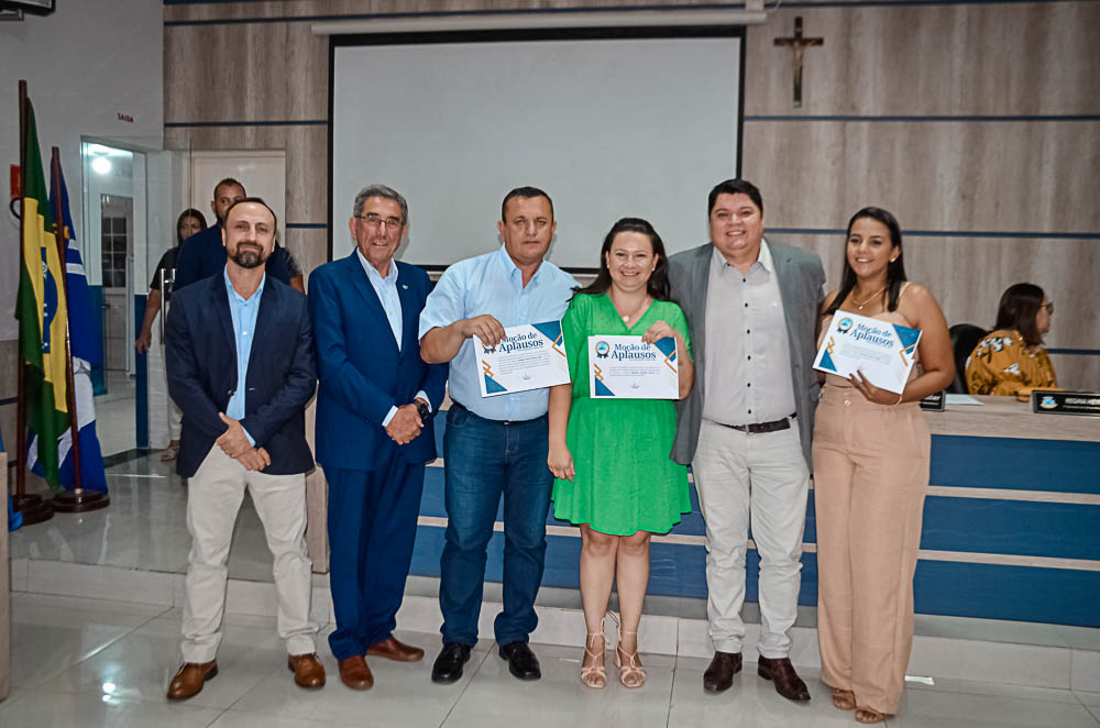 Noite de Homenagem: Prefeito Nelson Cintra Ribeiro recebe homenagem do Poder Legislativo