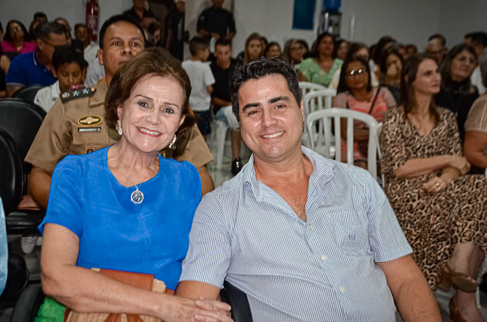 Noite de Homenagem: Prefeito Nelson Cintra Ribeiro recebe homenagem do Poder Legislativo