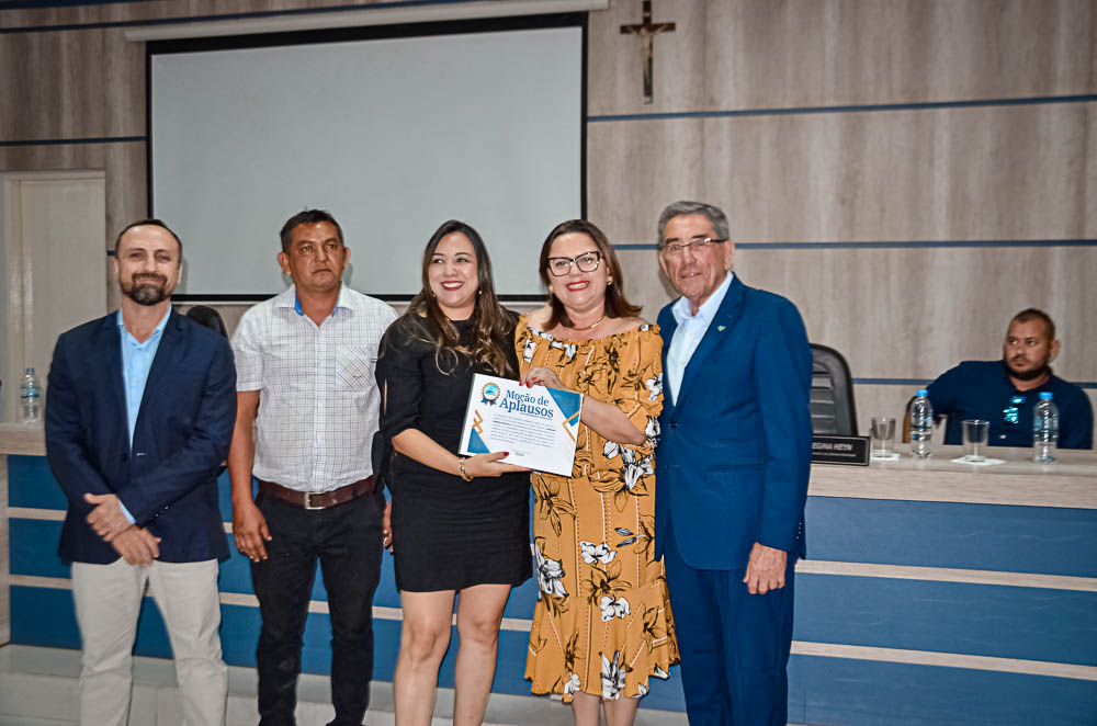 Noite de Homenagem: Prefeito Nelson Cintra Ribeiro recebe homenagem do Poder Legislativo