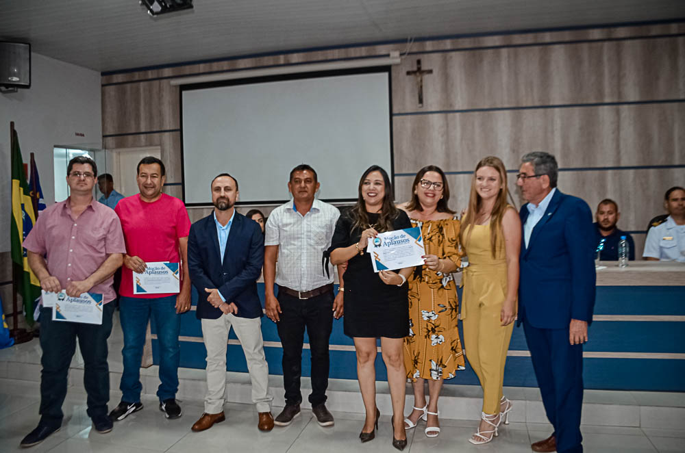 Noite de Homenagem: Prefeito Nelson Cintra Ribeiro recebe homenagem do Poder Legislativo