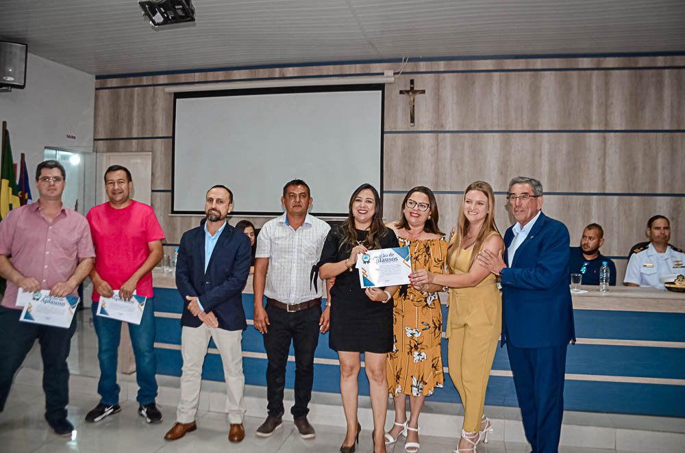 Noite de Homenagem: Prefeito Nelson Cintra Ribeiro recebe homenagem do Poder Legislativo