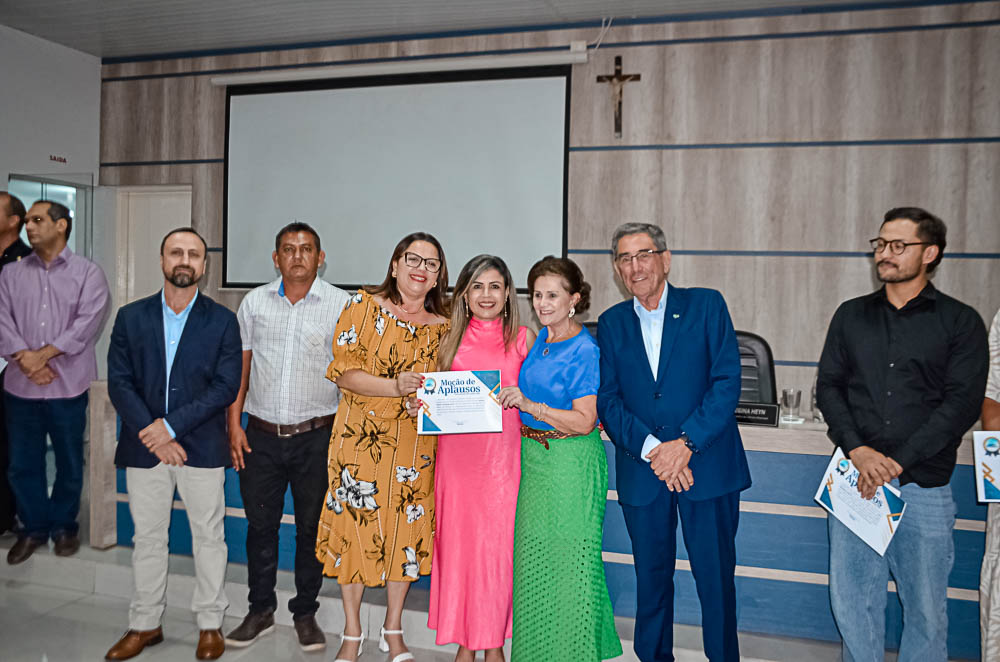 Noite de Homenagem: Prefeito Nelson Cintra Ribeiro recebe homenagem do Poder Legislativo