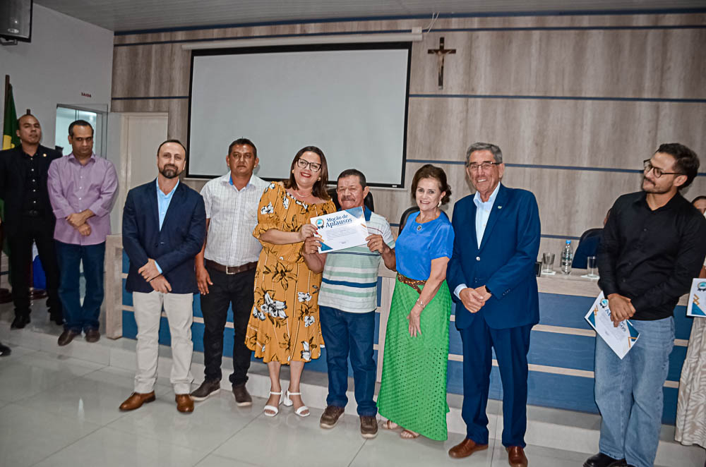 Noite de Homenagem: Prefeito Nelson Cintra Ribeiro recebe homenagem do Poder Legislativo