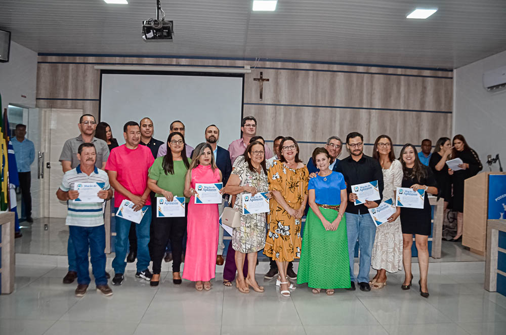 Noite de Homenagem: Prefeito Nelson Cintra Ribeiro recebe homenagem do Poder Legislativo