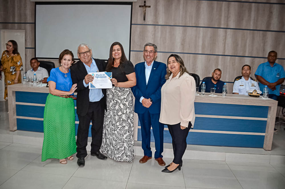 Noite de Homenagem: Prefeito Nelson Cintra Ribeiro recebe homenagem do Poder Legislativo