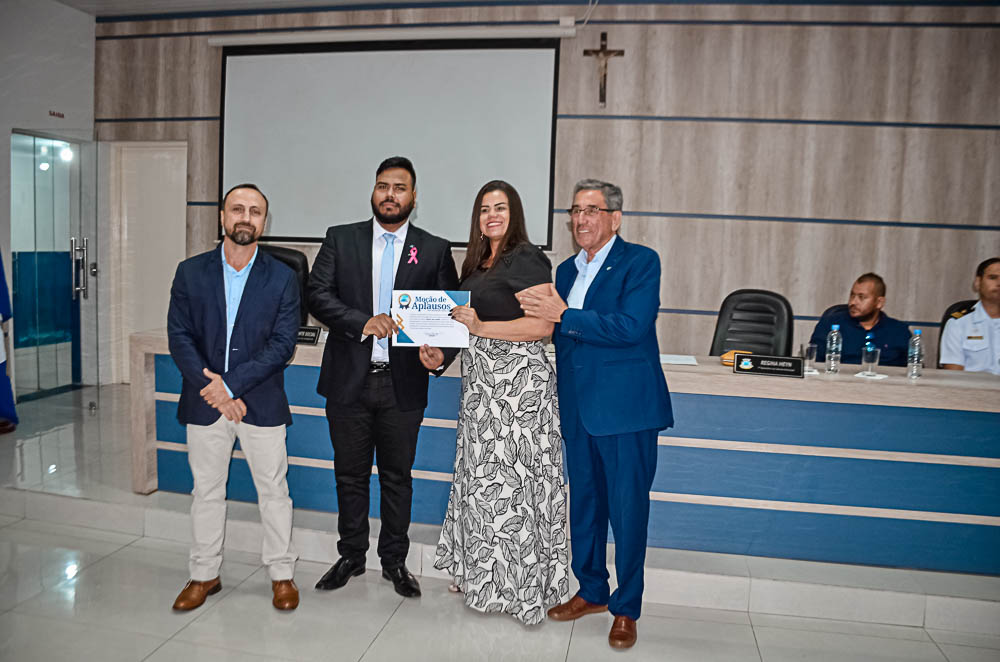 Noite de Homenagem: Prefeito Nelson Cintra Ribeiro recebe homenagem do Poder Legislativo