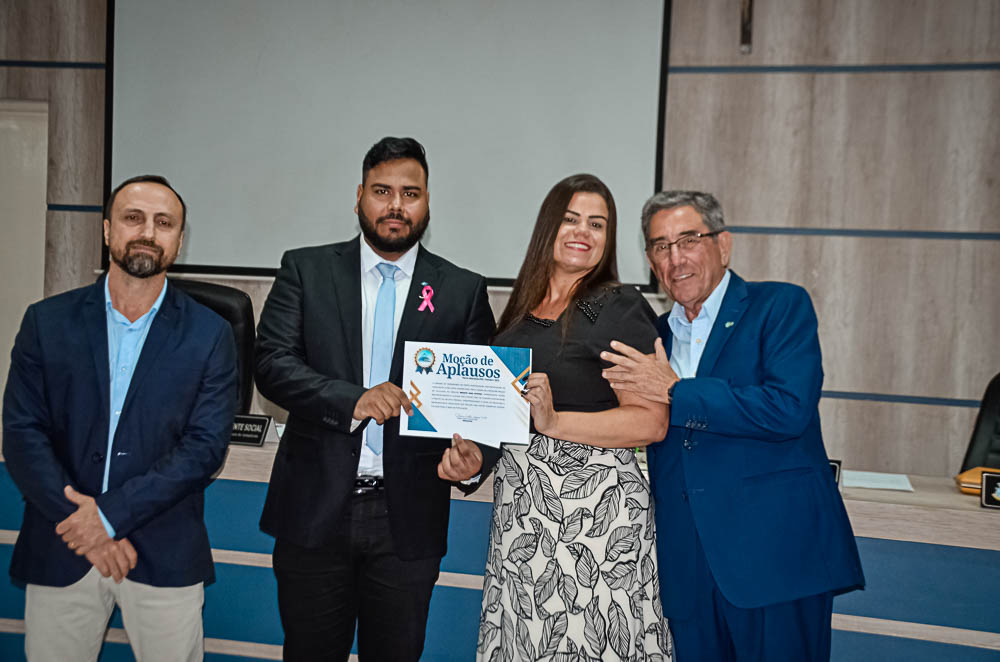 Noite de Homenagem: Prefeito Nelson Cintra Ribeiro recebe homenagem do Poder Legislativo