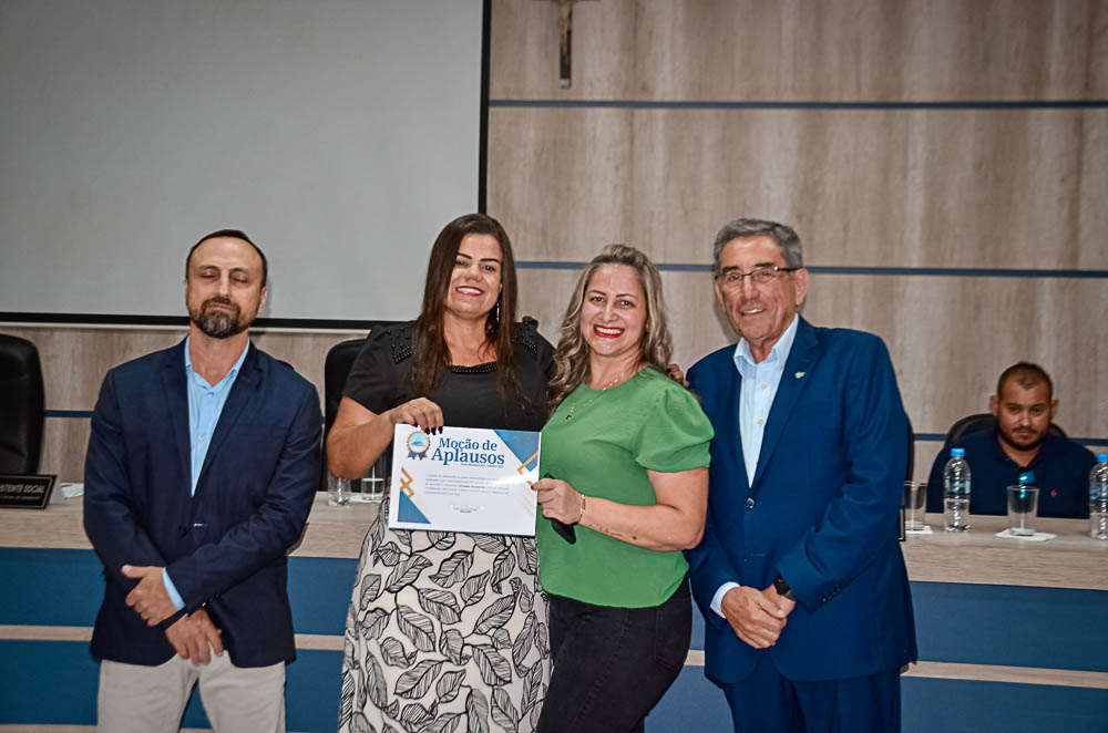 Noite de Homenagem: Prefeito Nelson Cintra Ribeiro recebe homenagem do Poder Legislativo