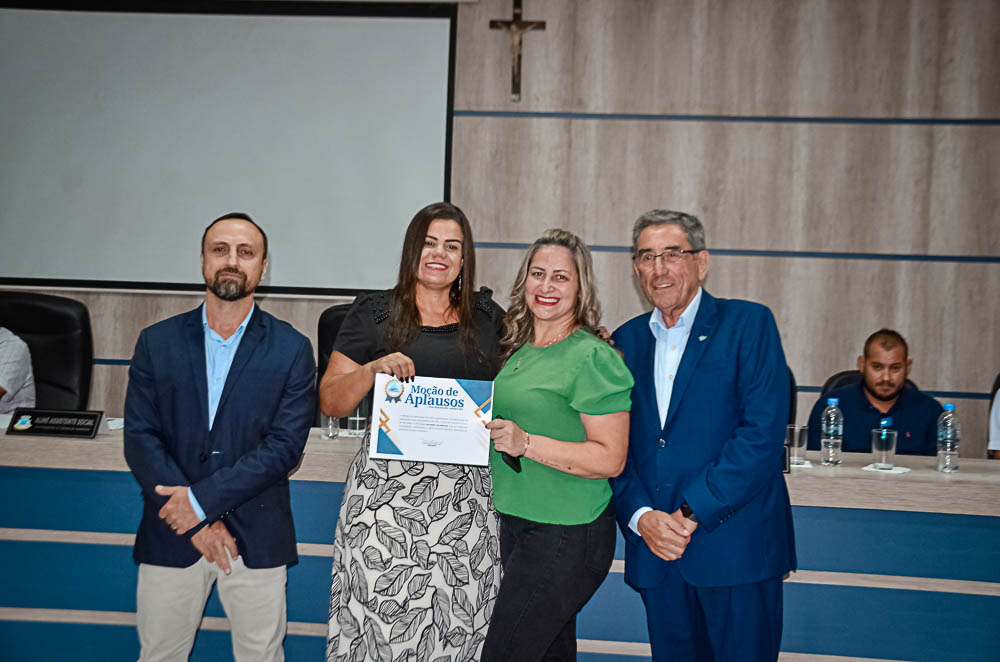 Noite de Homenagem: Prefeito Nelson Cintra Ribeiro recebe homenagem do Poder Legislativo