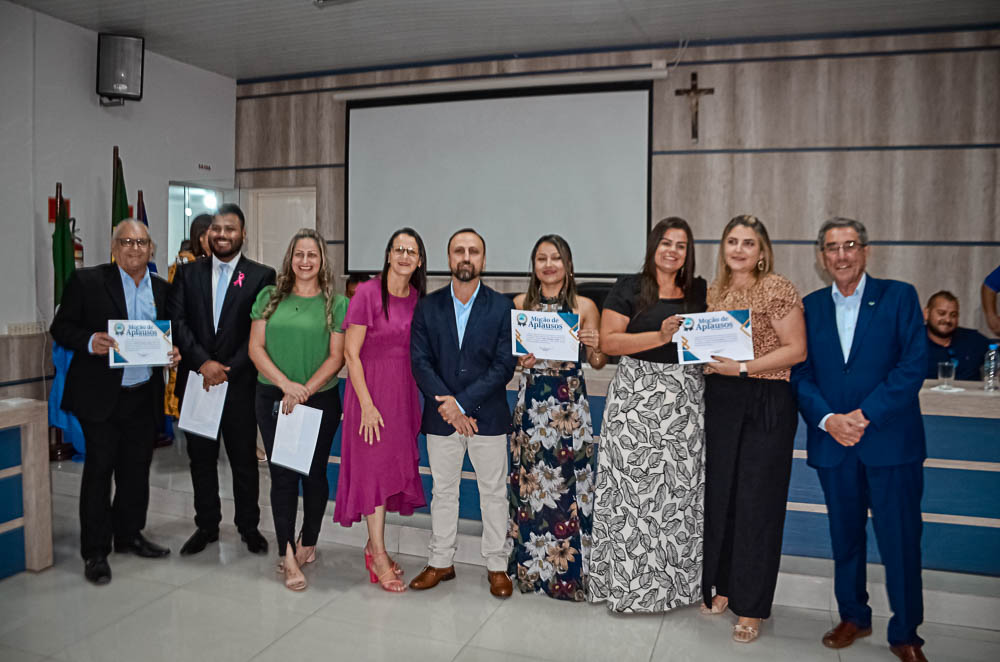 Noite de Homenagem: Prefeito Nelson Cintra Ribeiro recebe homenagem do Poder Legislativo