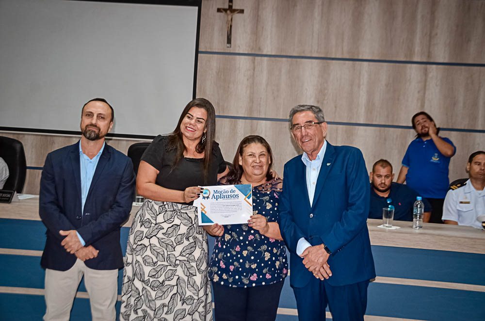 Noite de Homenagem: Prefeito Nelson Cintra Ribeiro recebe homenagem do Poder Legislativo