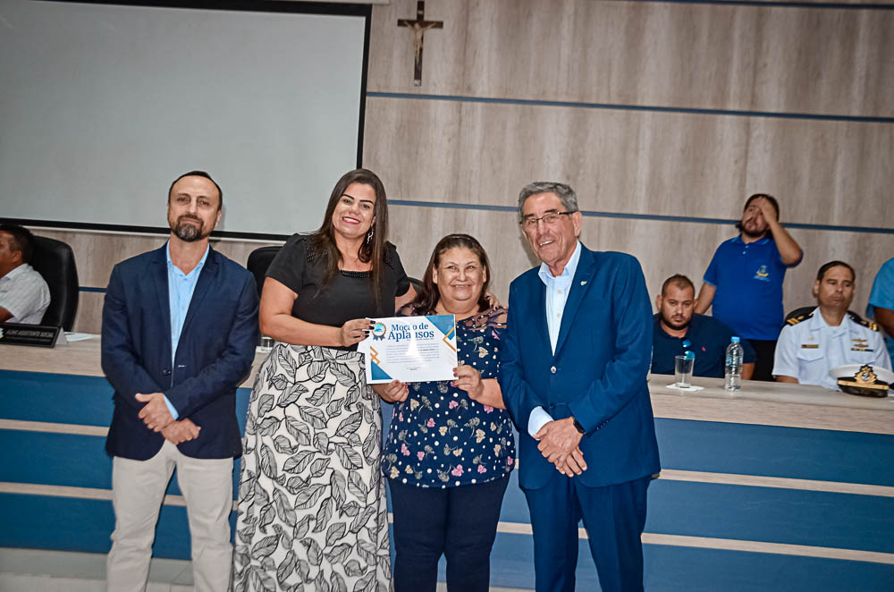 Noite de Homenagem: Prefeito Nelson Cintra Ribeiro recebe homenagem do Poder Legislativo