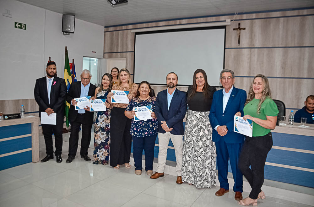 Noite de Homenagem: Prefeito Nelson Cintra Ribeiro recebe homenagem do Poder Legislativo