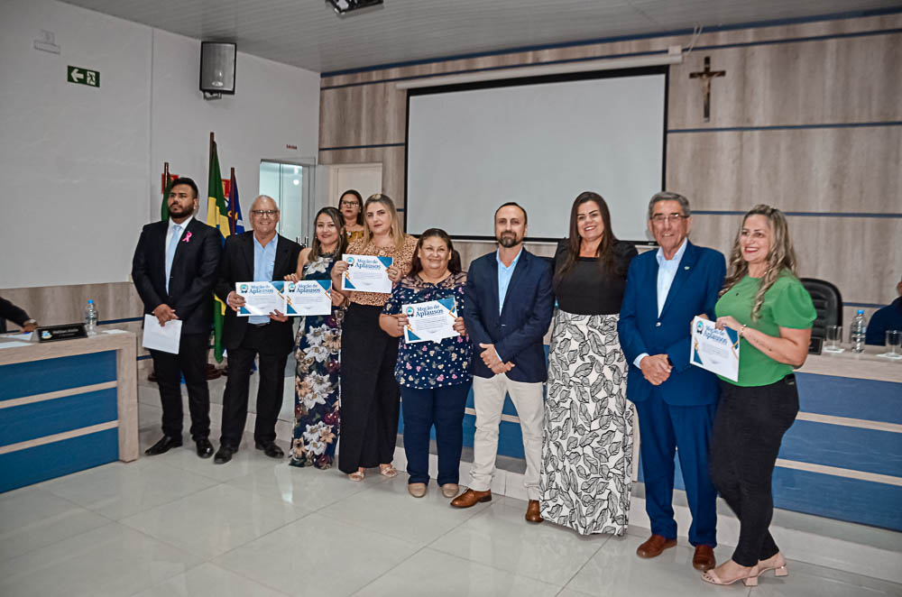 Noite de Homenagem: Prefeito Nelson Cintra Ribeiro recebe homenagem do Poder Legislativo