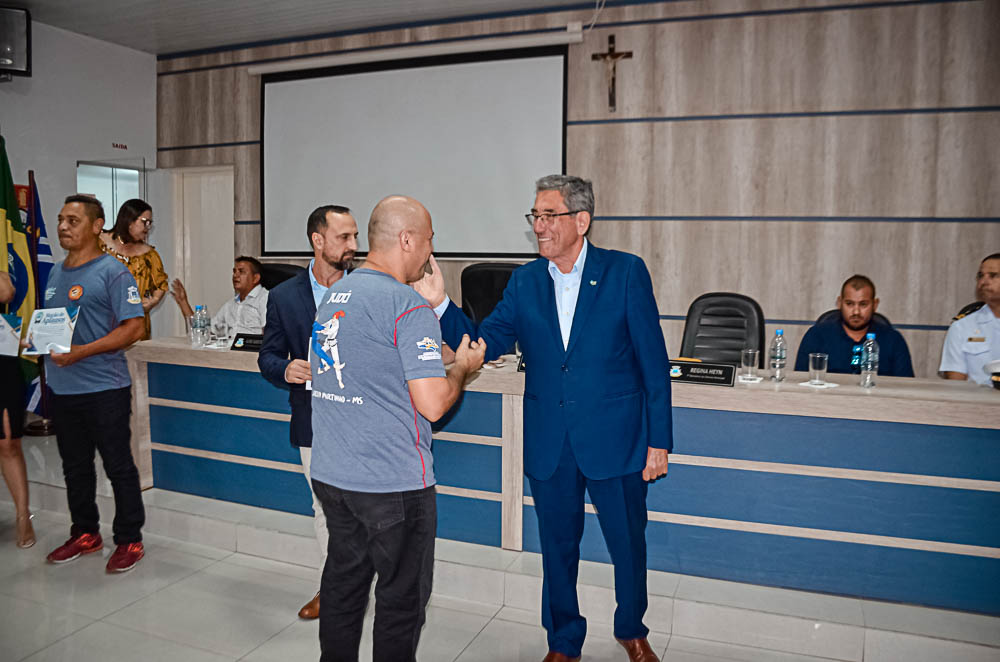 Noite de Homenagem: Prefeito Nelson Cintra Ribeiro recebe homenagem do Poder Legislativo