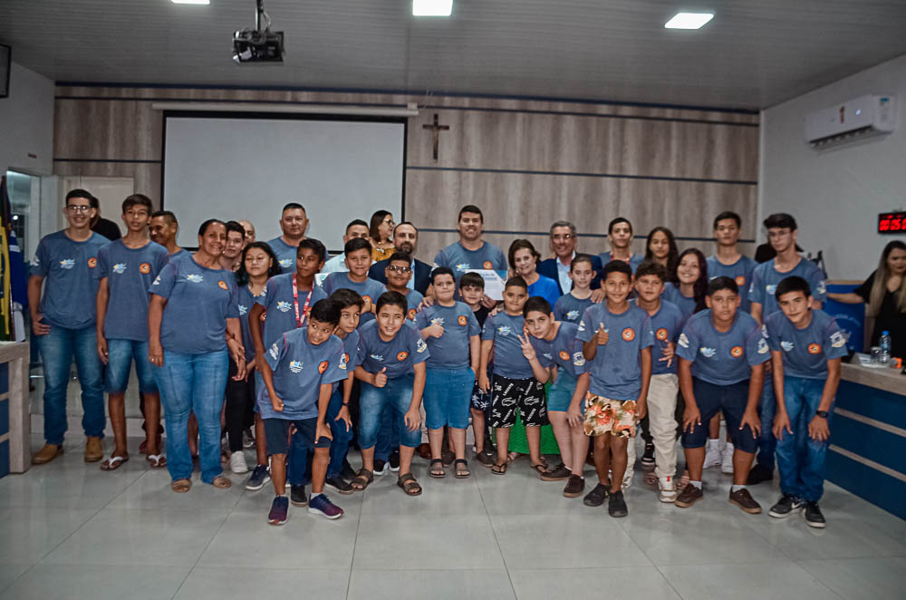 Noite de Homenagem: Prefeito Nelson Cintra Ribeiro recebe homenagem do Poder Legislativo