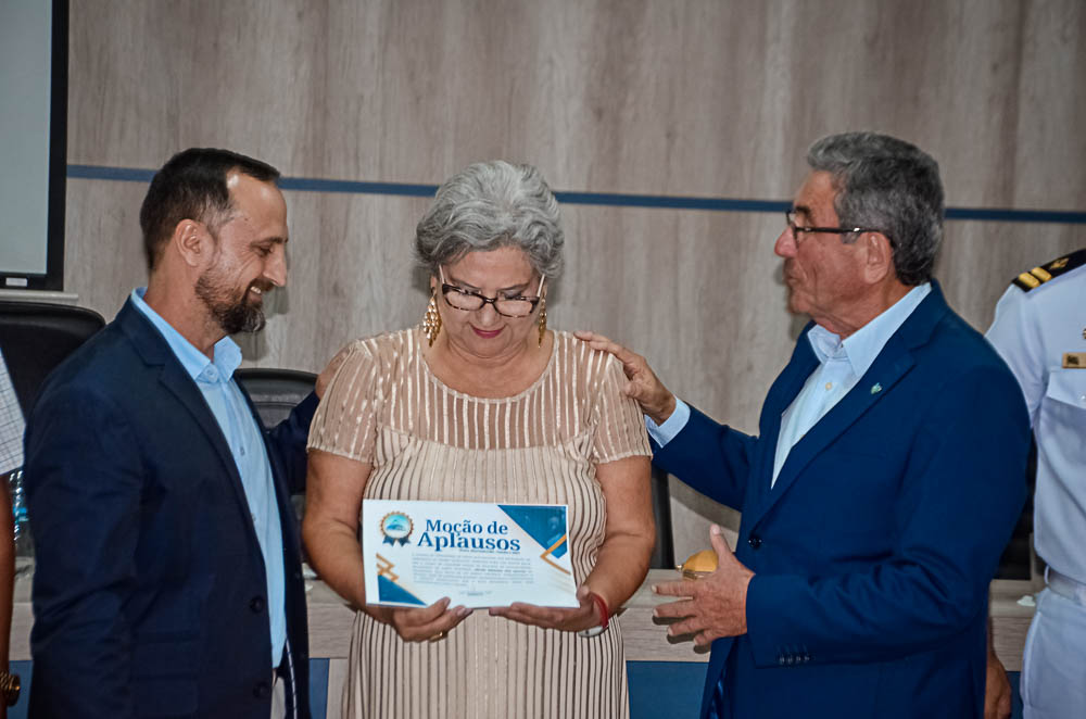 Noite de Homenagem: Prefeito Nelson Cintra Ribeiro recebe homenagem do Poder Legislativo