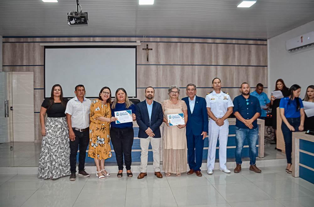 Noite de Homenagem: Prefeito Nelson Cintra Ribeiro recebe homenagem do Poder Legislativo