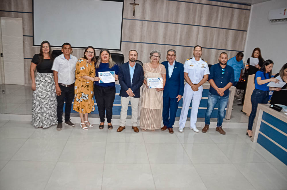 Noite de Homenagem: Prefeito Nelson Cintra Ribeiro recebe homenagem do Poder Legislativo