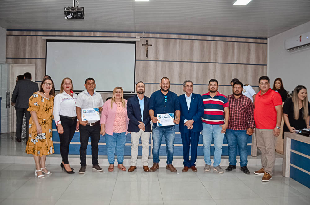 Noite de Homenagem: Prefeito Nelson Cintra Ribeiro recebe homenagem do Poder Legislativo