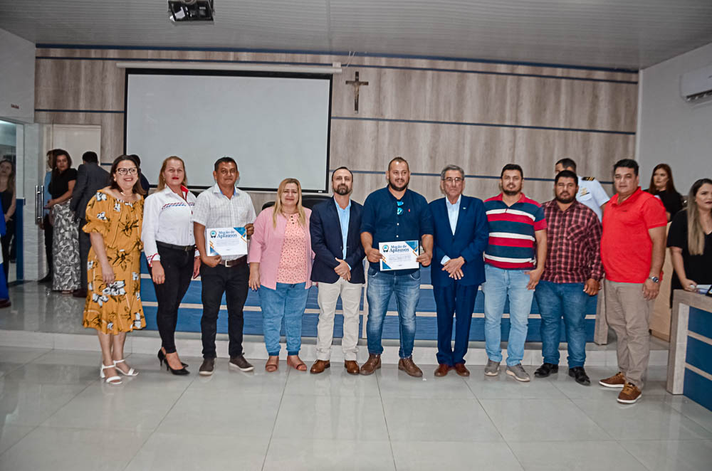 Noite de Homenagem: Prefeito Nelson Cintra Ribeiro recebe homenagem do Poder Legislativo