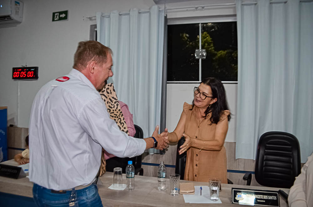 Noite de Homenagem: Prefeito Nelson Cintra Ribeiro recebe homenagem do Poder Legislativo