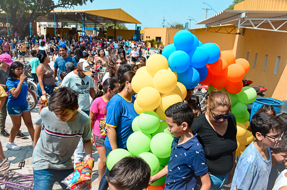 Confira clicando no link da matéria todas as fotos da 'Mega' Festa da Criança, realizada pela Prefeitura de Porto Murtinho