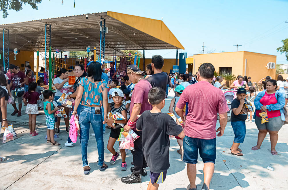 Confira clicando no link da matéria todas as fotos da 'Mega' Festa da Criança, realizada pela Prefeitura de Porto Murtinho