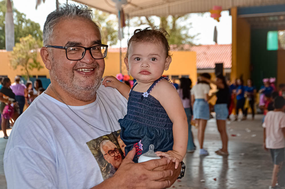 Confira clicando no link da matéria todas as fotos da 'Mega' Festa da Criança, realizada pela Prefeitura de Porto Murtinho