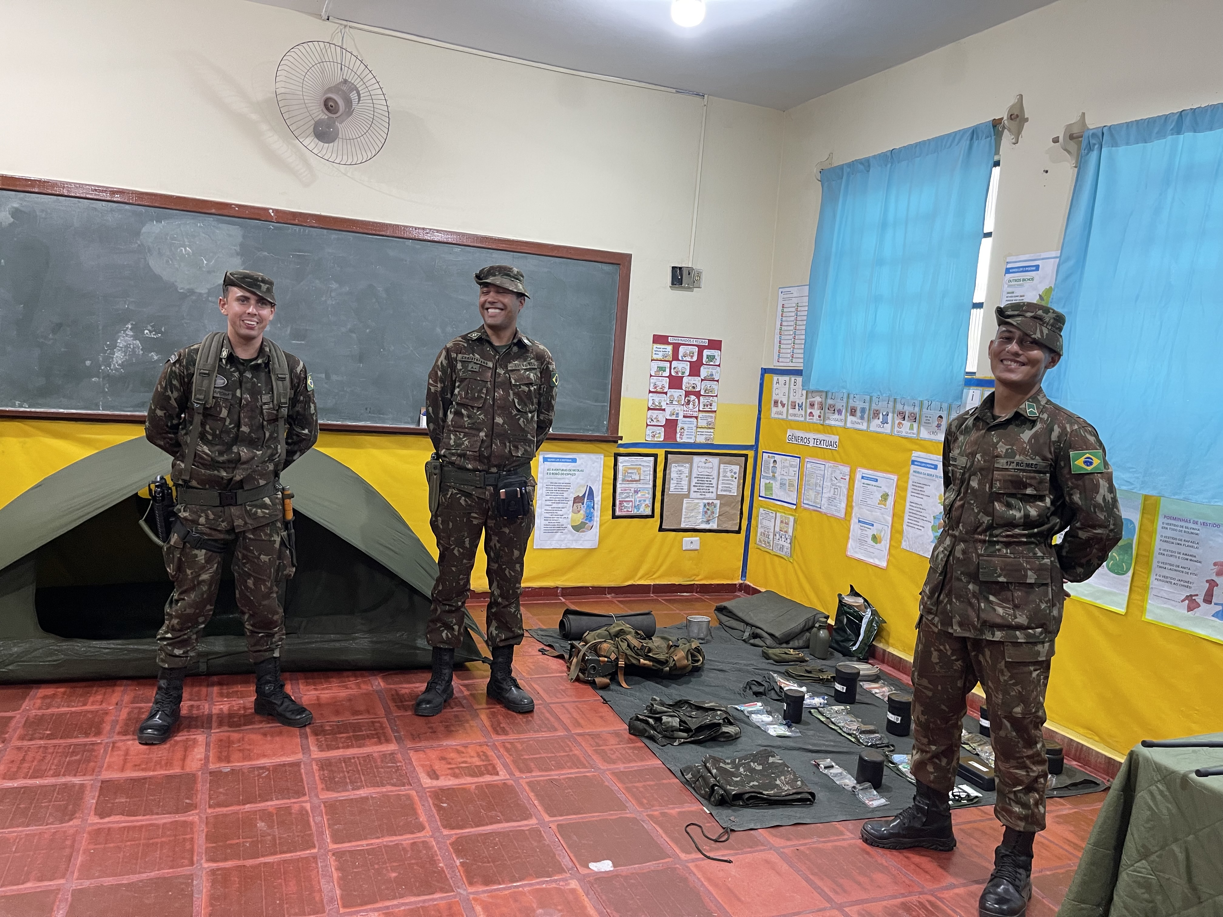 Prefeitura Municipal e Exército Brasileiro realizam Ação Cívico Social na Escola Nossa Senhora de Caacupê