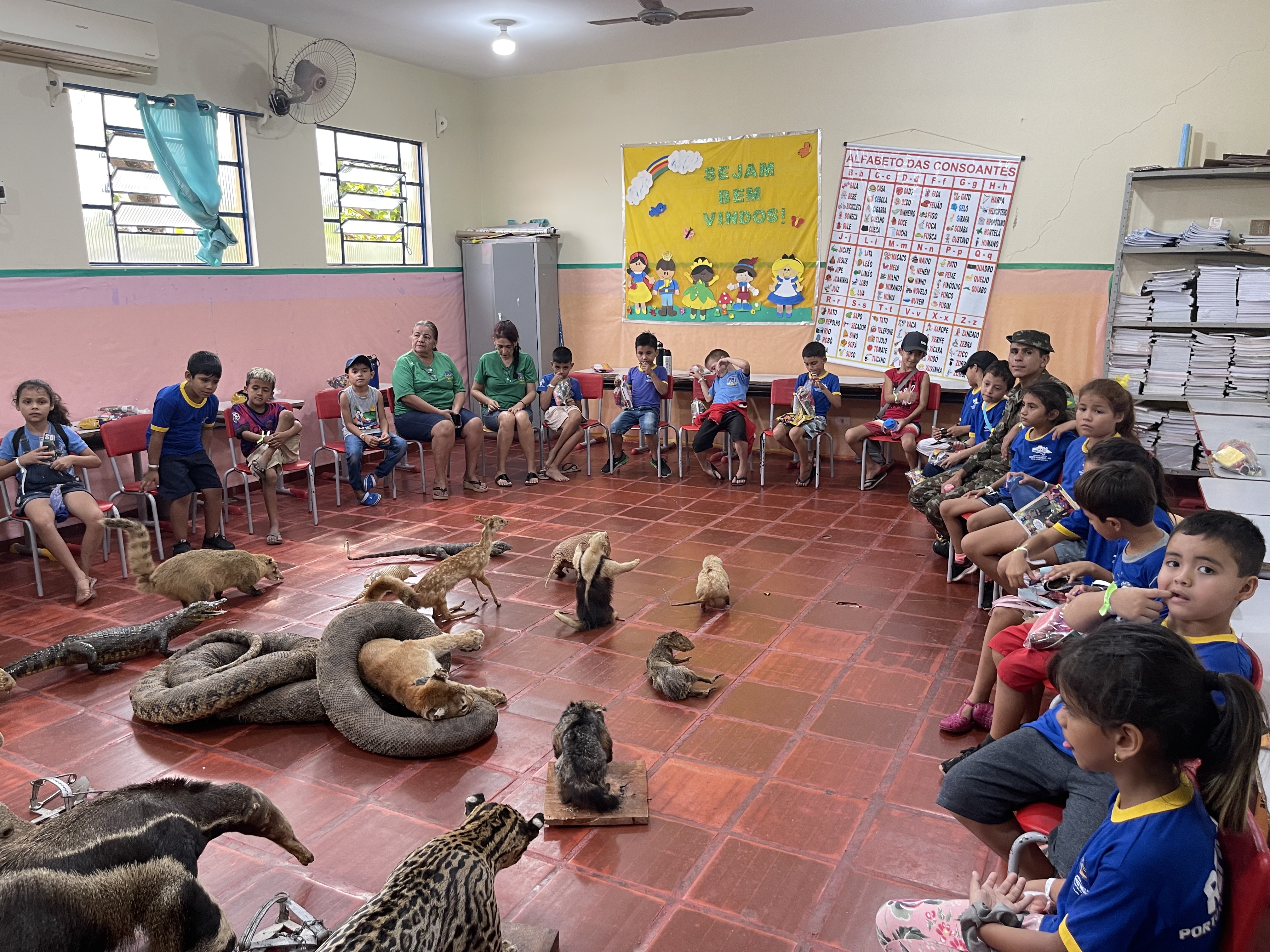 Prefeitura Municipal e Exército Brasileiro realizam Ação Cívico Social na Escola Nossa Senhora de Caacupê