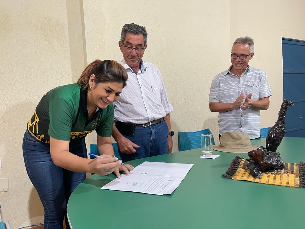 Prefeito Nelson Cintra empossa Secretária Adjunta de Cultura, Turismo e Desenvolvimento Econômico