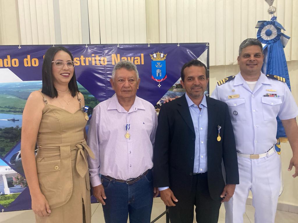 Personalidades de Porto Murtinho foram homenageadas com a medalha "Amigo da Marinha"