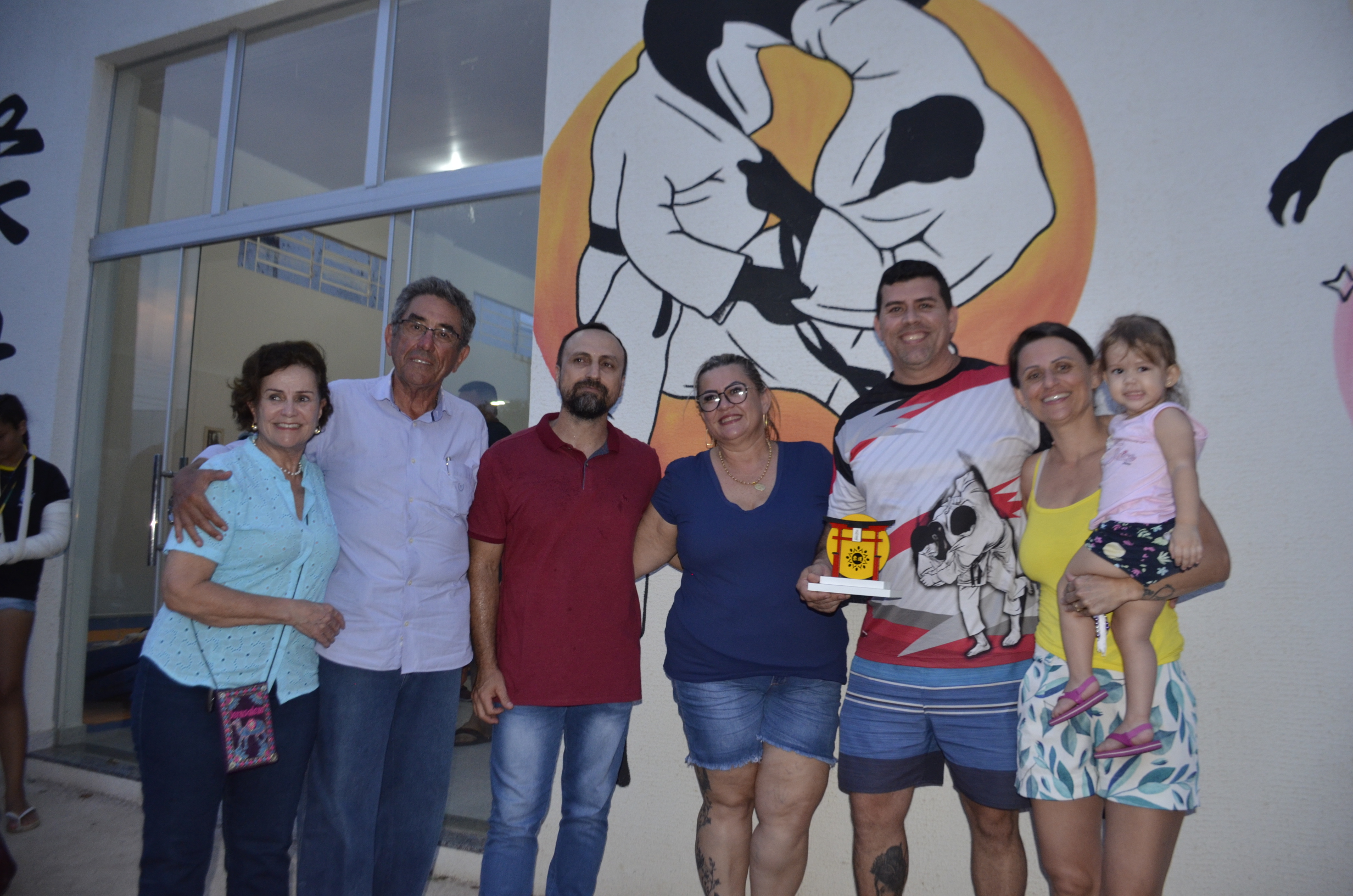 Judocas e equipe técnica do projeto 'Judô de Ouro' são foram recebidos com festa em Porto Murtinho