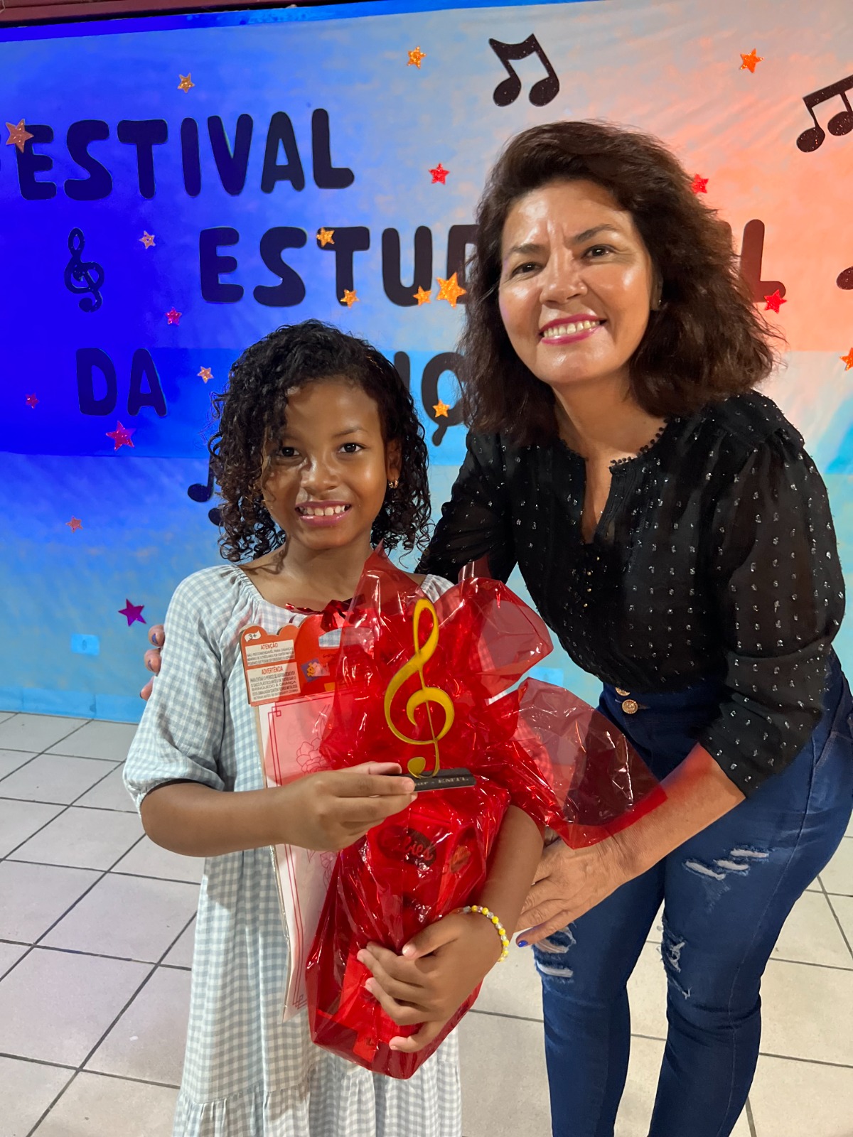 Fábrica de Talentos: Escola Municipal Thomaz Larangeira realiza 1º Festival Estudantil da Canção