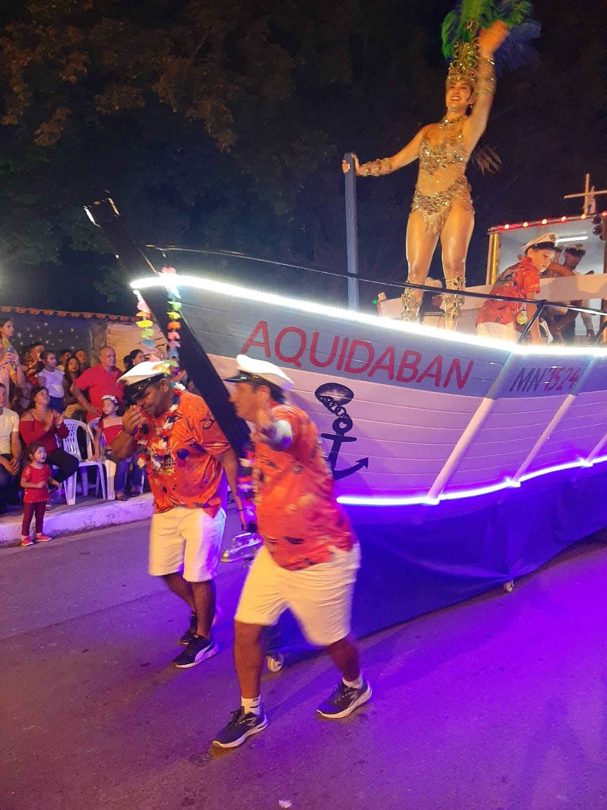 Secretário de Turismo Clayton Castilho, representa prefeito Nelson Cintra durante carnaval em Vallemi (PY)
