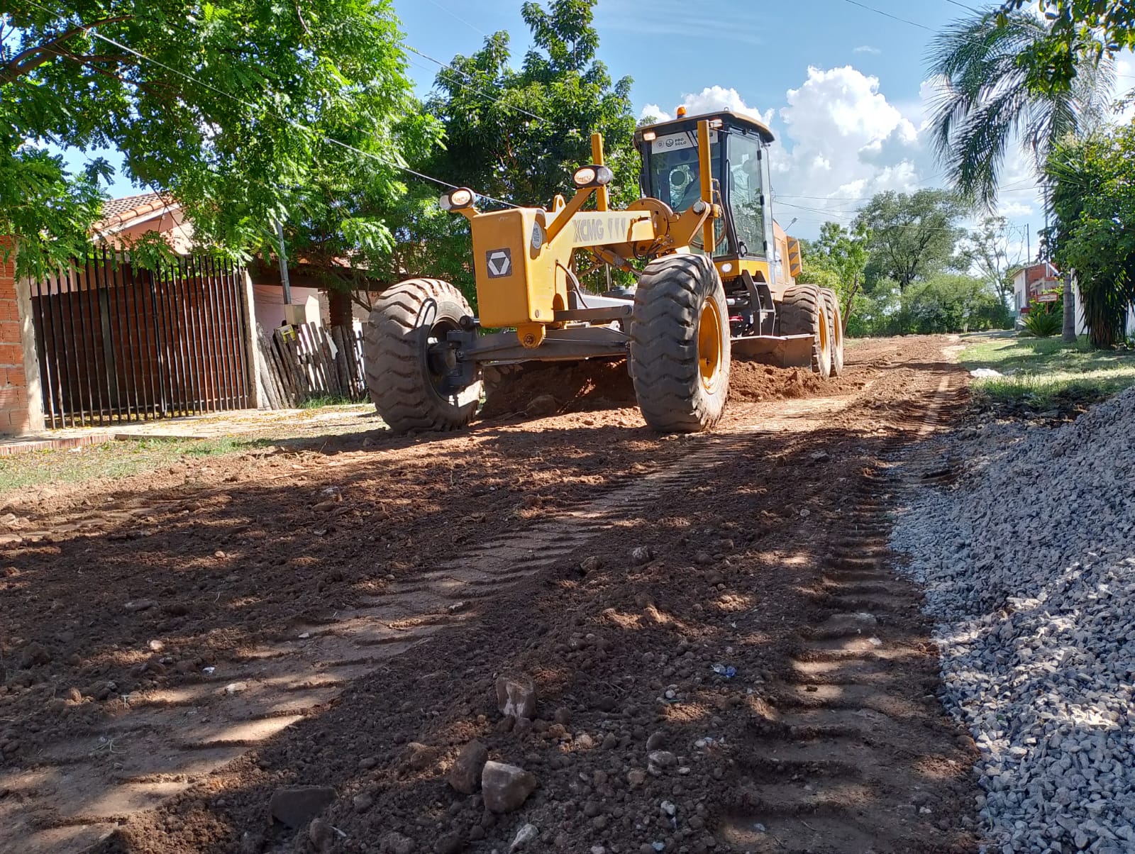 Porto Murtinho: mutirão de limpeza no bairro Vila Célia